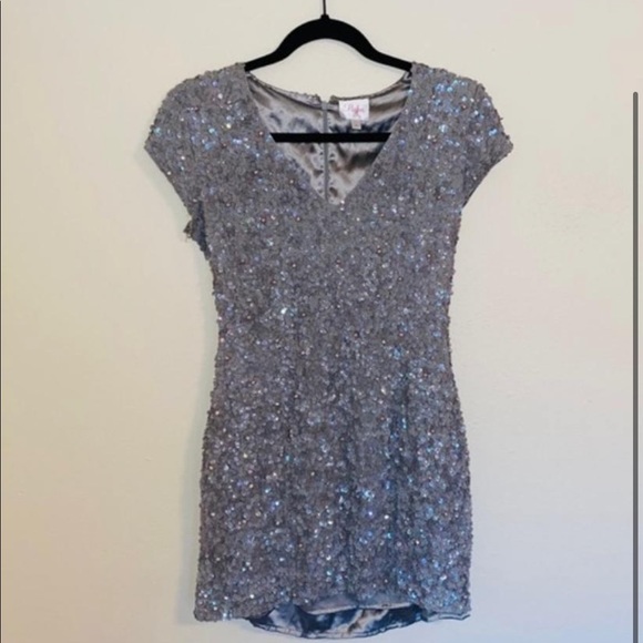 Parker Serena Beaded Cap Sleeve Dress - Picture 5 of 11